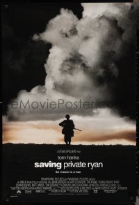 2z1139 SAVING PRIVATE RYAN DS 1sh 1998 Spielberg, Hanks, soldier on hill in front of clouds!