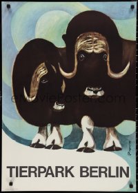 2z0036 TIERPARK BERLIN 23x32 East German special poster 1980 Reiner Zieger art of oxen!