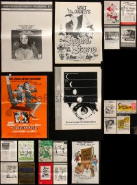 3a0183 LOT OF 21 UNCUT PRESSBOOKS 1940s-1970s advertising for a variety of different movies!