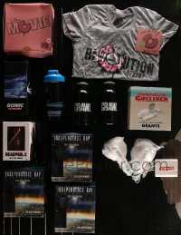 3a0023 LOT OF 9 MOVIE PROMO ITEMS 2000s-2010s Simpsons Movie, Independence Day, Deadpool 2 & more!
