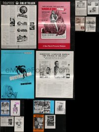 3a0180 LOT OF 22 UNFOLDED & FOLDED UNCUT PRESSBOOKS 1950s-1970s advertising for a variety of movies!