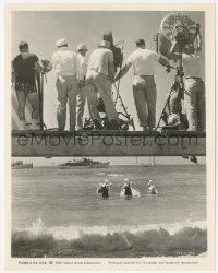 3b1047 SOME LIKE IT HOT candid 8x10 still 1959 Wilder & crew film Marilyn Monroe & Lemmon in water!