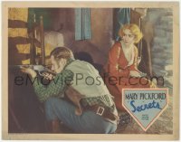 3b0590 SECRETS LC 1933 scared Mary Pickford watches Leslie Howard aim his rifle through window!