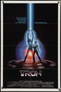 3d0676 TRON 1sh 1982 Walt Disney sci-fi, Jeff Bridges in a computer, cool special effects!