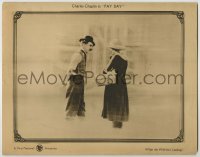3f0762 PAY DAY LC 1922 Charlie Chaplin flirts with another woman while the Wife isn't looking!