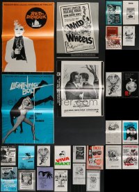 3h0356 LOT OF 26 UNCUT PRESSBOOKS 1960s-1970s great advertising for a variety of different movies!