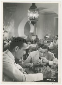 3j0324 CASABLANCA 7.25x10 still 1942 worried Peter Lorre watching Humphrey Bogart by chessboard!