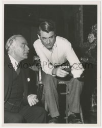 3p1922 CRISIS candid deluxe 8x10.25 still 1950 Cary Grant & Antonio Moreno chatting between scenes!