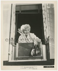3p2144 SEVEN YEAR ITCH 8x10 still 1955 iconic image of Marilyn holding shoes at apartment window!