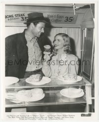 3p2172 SULLIVAN'S TRAVELS 8.25x10 still 1941 Joel McCrea & sexy Veronica Lake with donuts at diner!