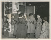 3p2189 THIRD MAN candid 8x10.25 still 1949 Carol Reed chats with Austrian police used as extras!