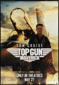 3r0100 TOP GUN: MAVERICK DS bus stop 2021 Naval aviator pilot Tom Cruise with F18 Super Hornet!