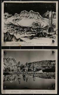 3t1655 ANGRY RED PLANET 3 8x10 stills 1960 one with great art, Kruschen cradling gun, sci-fi!