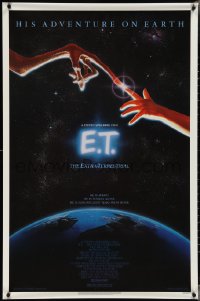 3w0741 E.T. THE EXTRA TERRESTRIAL studio style 1sh 1983 Steven Spielberg, John Alvin art over Earth!