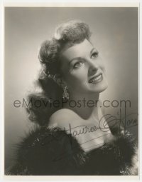 3x0540 MAUREEN O'HARA signed 8x10 key book still 1957 glamorous portrait in fur, The Wings of Eagles