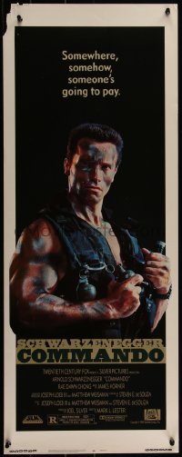 3z0480 COMMANDO insert 1985 Arnold Schwarzenegger is going to make someone pay!