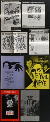 4a0403 LOT OF 20 UNCUT PRESSBOOKS 1960s-1970s advertising for a variety of different movies!