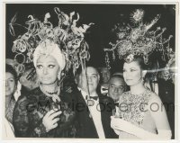 4b1314 GRACE KELLY/SOPHIA LOREN 8x10 news photo 1969 world's most beautiful women at Dinner of Heads!