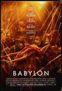 4c0774 BABYLON advance DS 1sh 2022 Damien Chazelle, sexy Margot Robbie held aloft by partygoers!