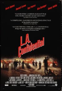 4c0916 L.A. CONFIDENTIAL 1sh 1997 Basinger, Spacey, Crowe, Pearce, police arrive in film's climax!