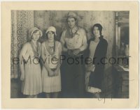 4d0113 GARY COOPER signed deluxe 11x14 still 1920s great portrait with three pretty lady visitors!