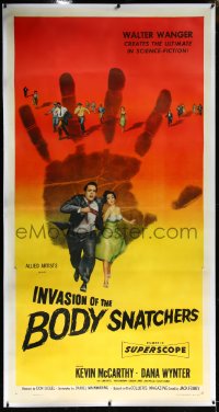 4d0015 INVASION OF THE BODY SNATCHERS linen 3sh 1956 different montage of stars running by handprint!