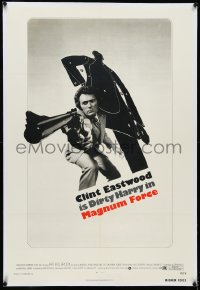 4d0657 MAGNUM FORCE linen 1sh 1973 best image of Clint Eastwood is Dirty Harry pointing his huge gun!