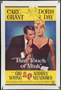 4d0743 THAT TOUCH OF MINK linen 1sh 1962 great c/u art of Cary Grant nuzzling Doris Day's shoulder!