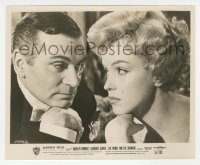 4f1503 PRINCE & THE SHOWGIRL 8x10 still 1957 super c/u of Laurence Olivier & sexy Marilyn Monroe!