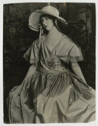 4f1521 ROMOLA 7x9.25 still 1924 Lillian Gish in cool dress & hat, finest actress in motion pictures!