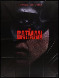 4f0108 BATMAN French 1p 2022 super close-up of Robert Pattinson in the title role!