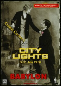 4g0051 CITY LIGHTS German R2022 pretty Virginia Cherrill on stairs with tramp Charlie Chaplin!