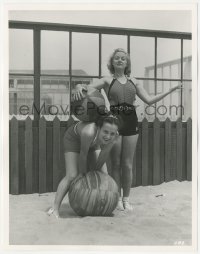 4j1475 CLAIRE TREVOR 8x10.25 still 1934 at the beach with her friend from Chicago by Gene Kornman!