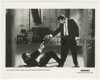 4j1614 RESERVOIR DOGS 8x10 still 1992 Buscemi & Keitel pointing guns at each other, Tarantino!