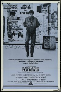 4j1177 TAXI DRIVER int'l 1sh 1976 image of Robert De Niro walking in New York City, Martin Scorsese!