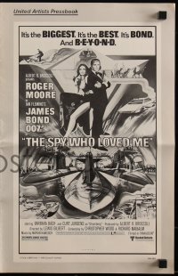 4j0397 SPY WHO LOVED ME pressbook 1977 Bob Peak art of Roger Moore as James Bond & Barbara Bach!