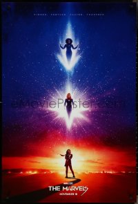 4k0862 MARVELS teaser DS 1sh 2023 Brie Larson and Iman Vellani in title roles, Marvel comics!
