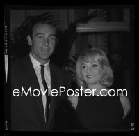 4m0352 SEAN CONNERY camera original 2.25x2.25 negative 1960s James Bond star with wife Diane Cilento!