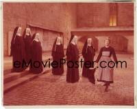 4m0194 SOUND OF MUSIC 8x10 transparency 1965 nuns watch Julie Andrews leaving convent!