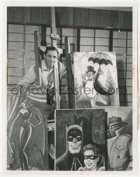 4p1198 BOB KANE 7x9 news photo 1968 Batman creator with paintings of Robin, Catwoman & Penguin!