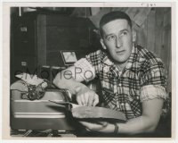 4p1317 MICKEY SPILLANE 7.25x9 news photo 1954 the best-selling detective author by his typewriter!