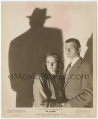 4p1397 THIRD MAN 8.25x10 still 1949 Joseph Cotten & Alida Valli w/ menacing shadow, film noir!