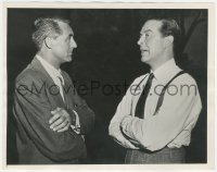 4p1168 DIAL M FOR MURDER English 8x10.25 news photo 1954 Cary Grant visits Ray Milland on the set!