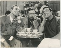 5b0013 GENE KELLY signed deluxe 11x14 still 1951 c/u with Levant & Guetary in An American In Paris!