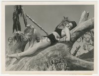 5b1939 YVONNE DE CARLO 6x8 news photo 1945 super sexy in bathing suit made from Jap parachute!