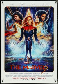 5c0746 MARVELS advance DS 1sh 2023 Brie Larson and Iman Vellani in title roles, Marvel comics!