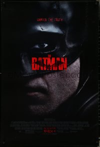 5g0680 BATMAN IMAX advance DS 1sh 2022 super close-up of Robert Pattinson in the title role!