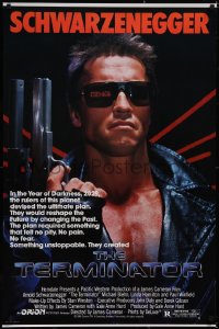 5g1045 TERMINATOR 1sh 1984 close up of classic cyborg Arnold Schwarzenegger with gun, border style!