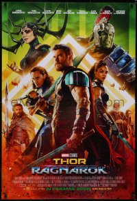 5g1053 THOR RAGNAROK int'l advance DS 1sh 2017 montage of Hemsworth with top cast!
