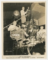 5j1853 TEN COMMANDMENTS candid 8x10.25 still 1956 great c/u of Cecil B. DeMille on camera crane!